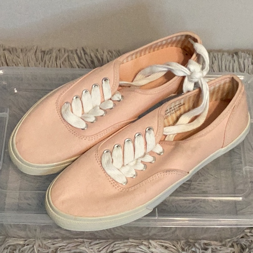 Forever 21 pink sneakers size 6